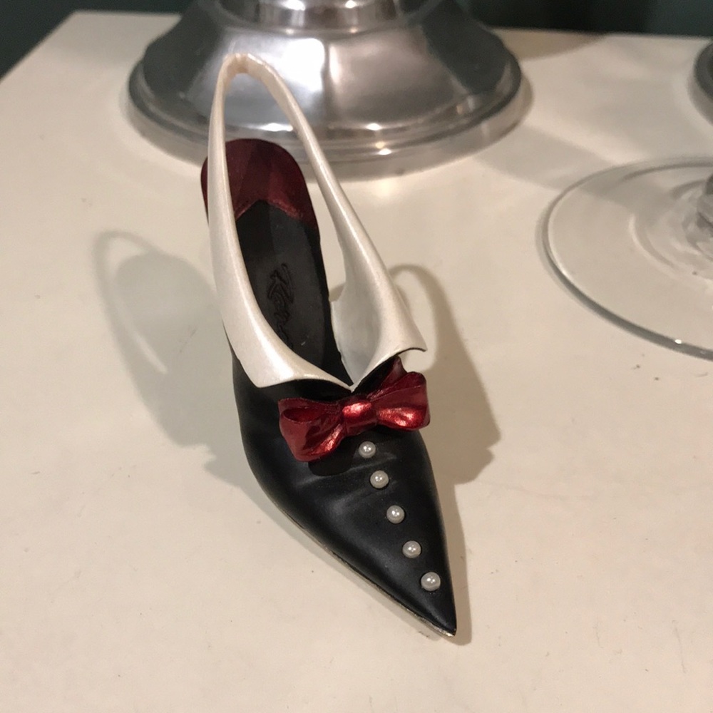 Just the Right Shoe Collectible. Design called Black Tie.  Item # 25618. No Box. - Picture 2 of 11